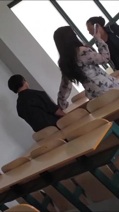 国产黑料吃瓜 女生带妈妈来跟渣男讨说法 预览截图 8