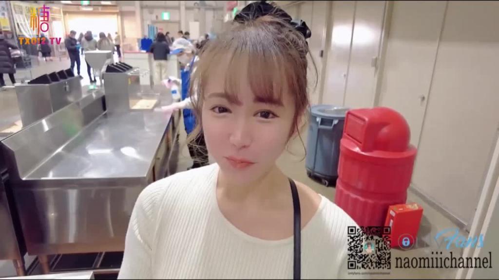 【Naomiiihub】和女友购物后直接在车上做爱精液全部射进了骚穴 预览截图 3