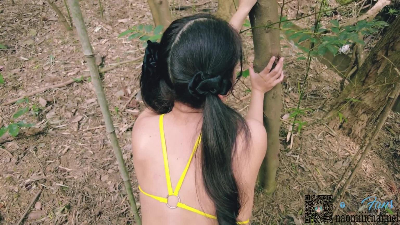 当我来到山上寻找神奇宝贝时,我发现皮卡丘正在做一些顽皮的事情-Naomiii Channel 预览截图 11
