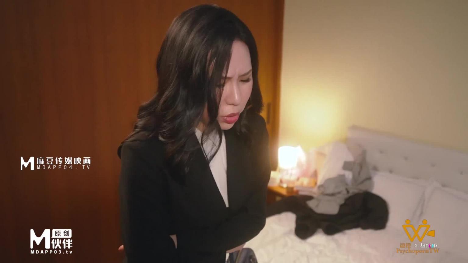 辱骂教育！骚气女主管用黑丝袜调教我的肉棒 预览截图 1
