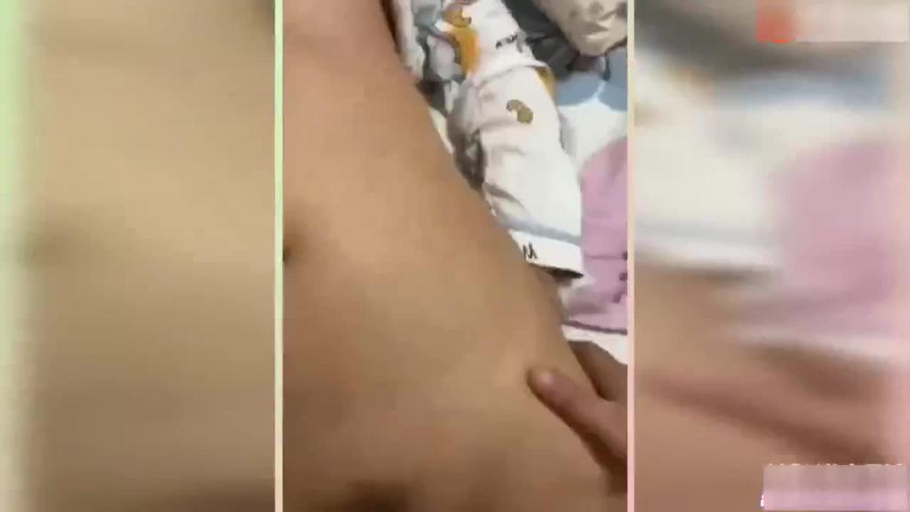 舅妈乱伦,舅妈在家穿黑丝透惑我 预览截图 10