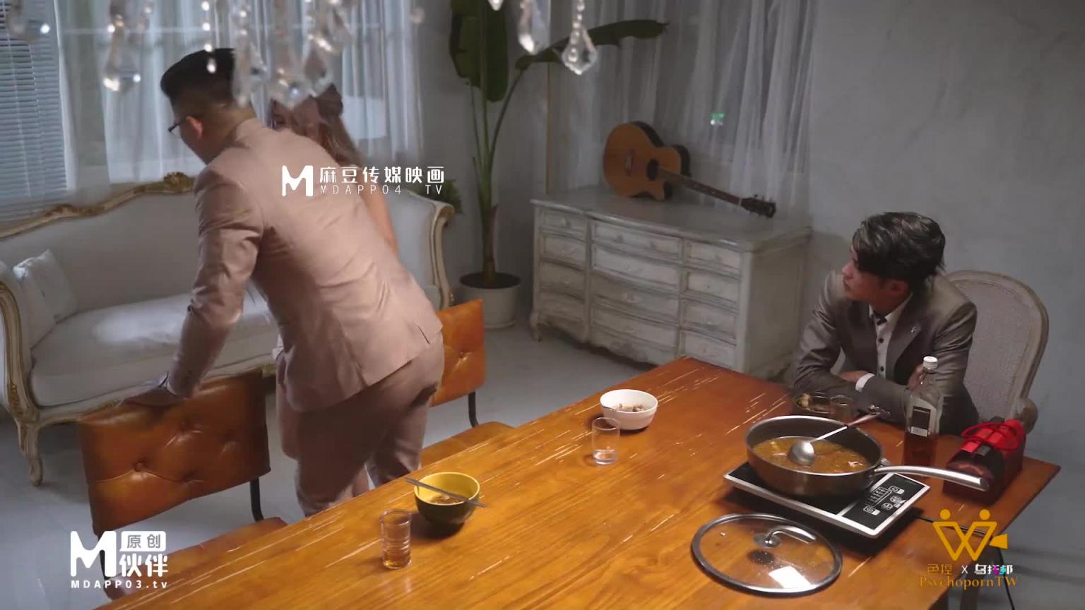 姐弟色播!弟弟假装成为姐姐的粉丝,刷满礼物,要求发生姐弟关系 预览截图 3