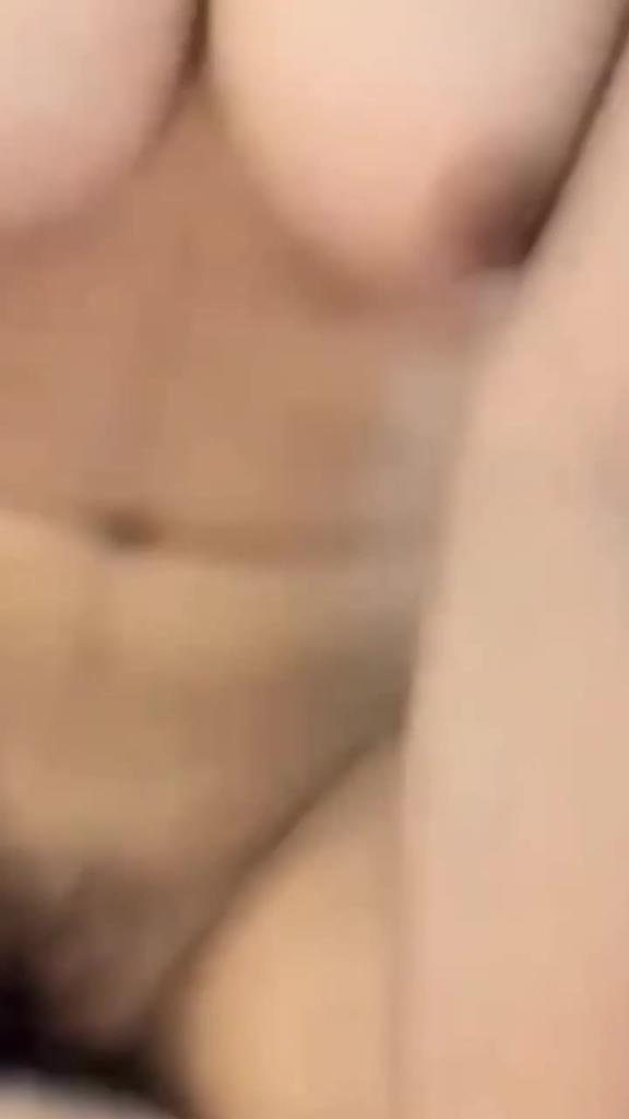 高中生偷吃禁果怀孕打胎合集被男同学天台强奸内射 预览截图 7