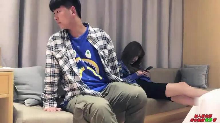 蓝衣萌妹!小宝贝你的小嘴好可爱呀!口活挺好 预览截图 2