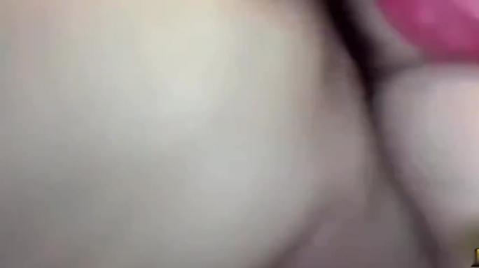 【真实母子乱伦】畜生儿子用大龟头摩擦妈妈小穴,干到潮喷 预览截图 9