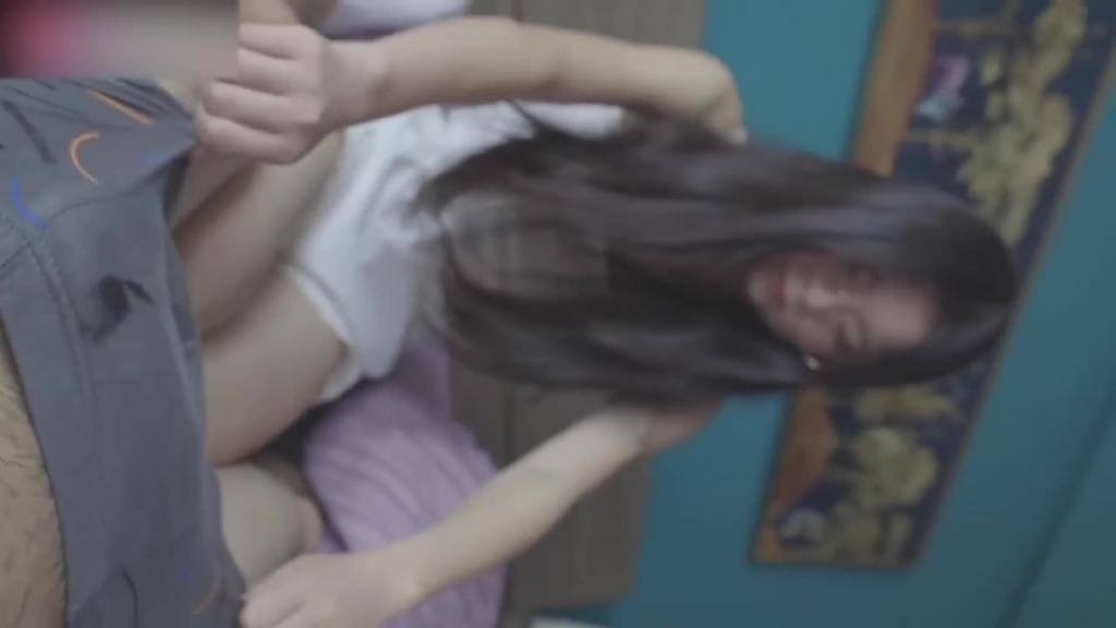 炸裂【极品萝莉】一步步套路外甥女 乱伦神作第一部 预览截图 3