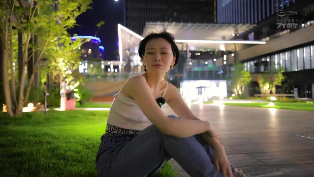 小松本嘉 AV 首次亮相 [戴绿帽性论文] 知识女大学生出现在 AV 中。在男友不知情的情况下进行真正的高潮NTR性爱。 IPSE-012 预览截图 12