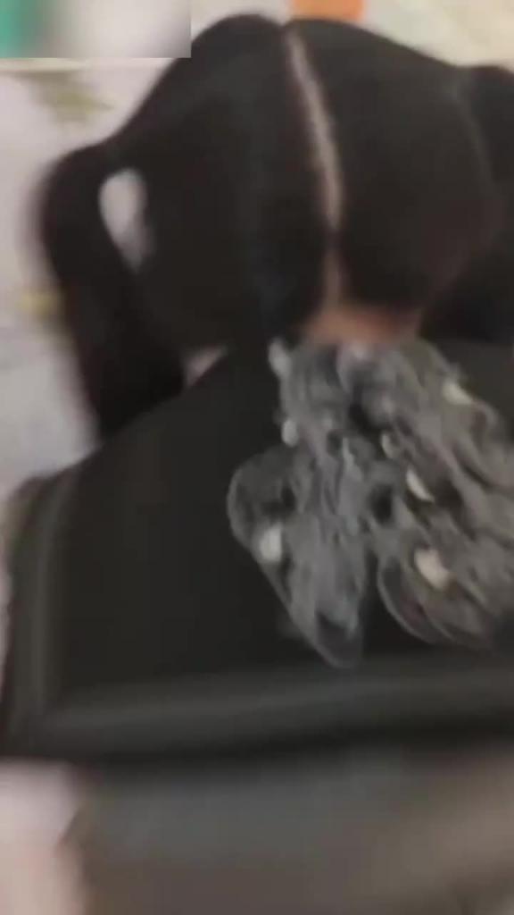 【吾家有外甥女初长成】趁外甥女喝醉终于抓到机会爆操!白虎超粉嫩! 预览截图 6