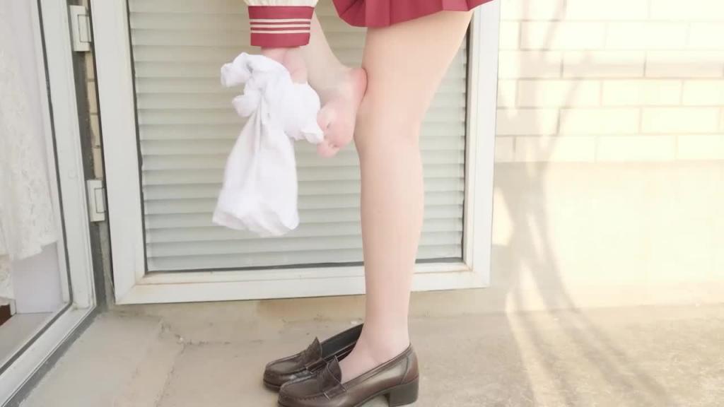 【极品少女】天花板级性感小姐姐第一视角看学姐的白丝美脚 预览截图 8