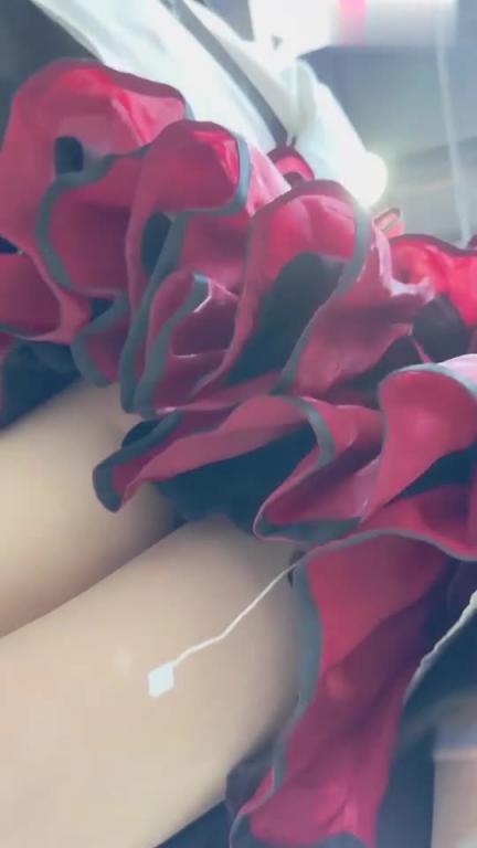 【街头抄底】深圳万达抄底系列不穿内裤的骚学妹 预览截图 7