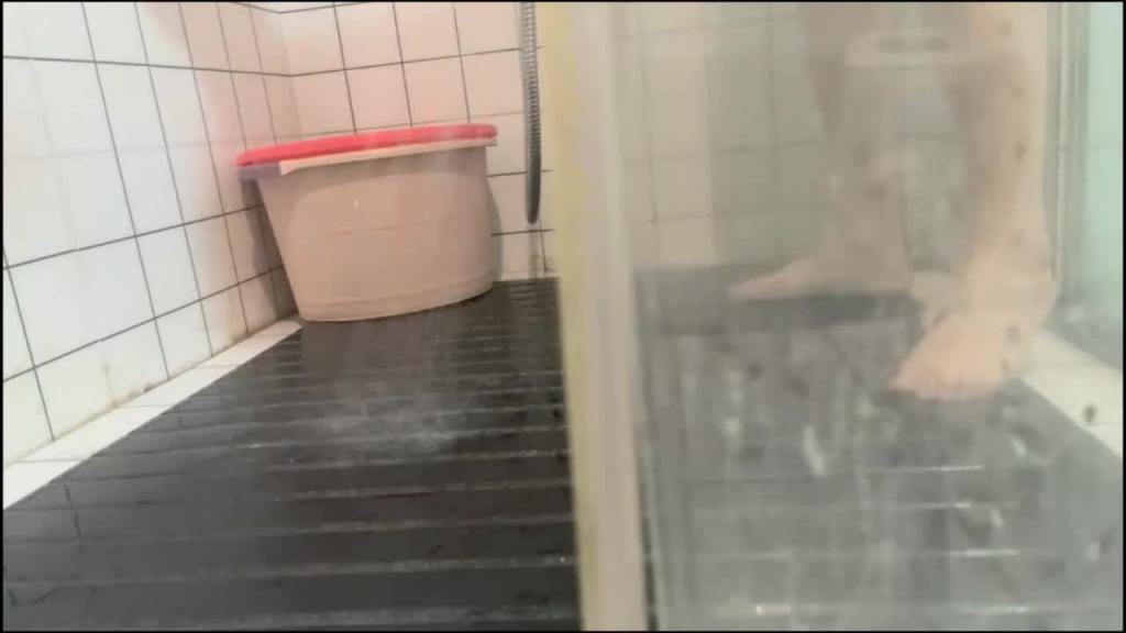 【诱惑女同】御姐少女体验双头龙,轮流自慰喷水极度香艳 预览截图 10