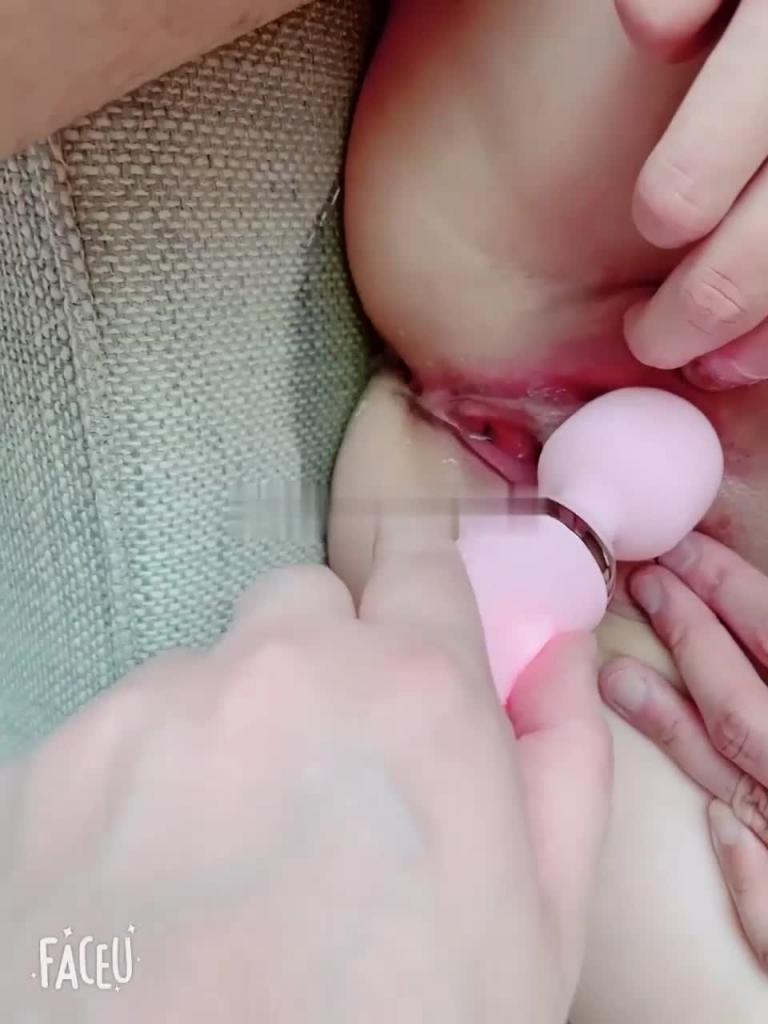 在好兄弟们的面前展示一下老婆最近的调教成功说让谁操就自动崛起屁股来和谁交配 预览截图 8
