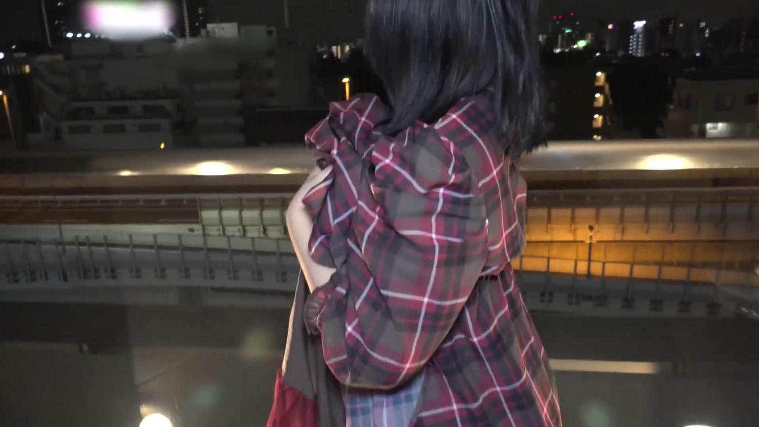 G 罩杯全裸亮相，在高速公路上供所有人观看。—kusootoko 预览截图 2