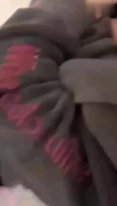 【真实强奸】两个男同学约女生来麻将房 直接就这么强上了 衣服都撕烂了 预览截图 6