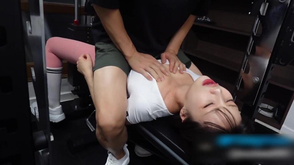 超美艳高冷御姐被大神调教成骚逼母狗，健身房野外爆操骚逼 预览截图 7