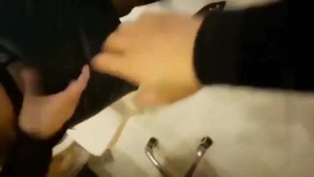 乱伦嫂子寂寞就来找你聊聊天穿这样,来我家被大哥知道了怎么办 预览截图 5