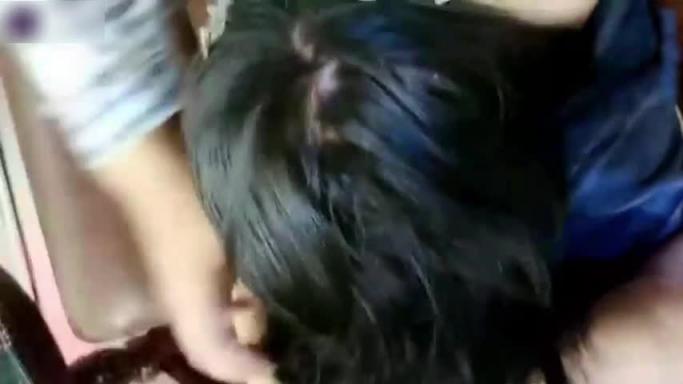 【打哭小萝莉】直播说错话被打哭！网友直呼报警，操到不停呕吐 预览截图 8
