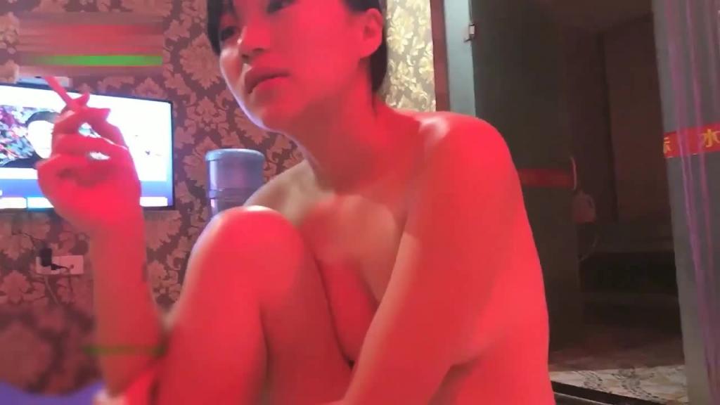 精秀挑了个20岁小美女 身材不错 服务很到位 美女讲述自己下海的经历 精彩对白 预览截图 9
