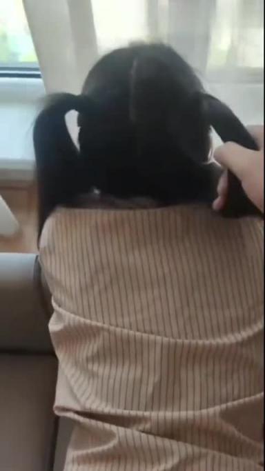 【兄妹乱伦】和极品妹妹的淫荡生活,跟妹妹出游开房乱伦,淫语连篇对白清晰 预览截图 6