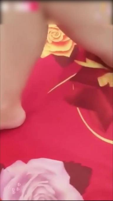 真实家庭乱伦 嫂子在家睡午觉被小叔子强行操逼 预览截图 11