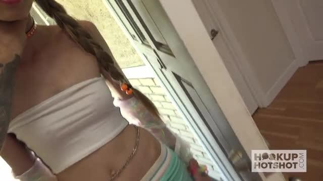 未成年富家女 发情少女母狗喷尿 预览截图 1