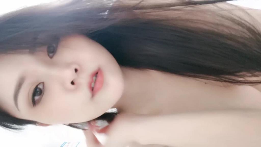【气质拉满】长发巨乳少妇肉体很不一样哦。 预览截图 9