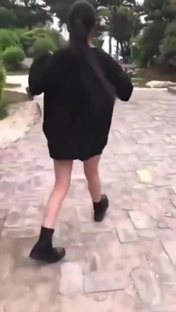 {户外强奸露出合集}真实喝醉强奸路人,露出勾引,野战,女神撒尿偷拍等，绝对刺激！ 预览截图 12