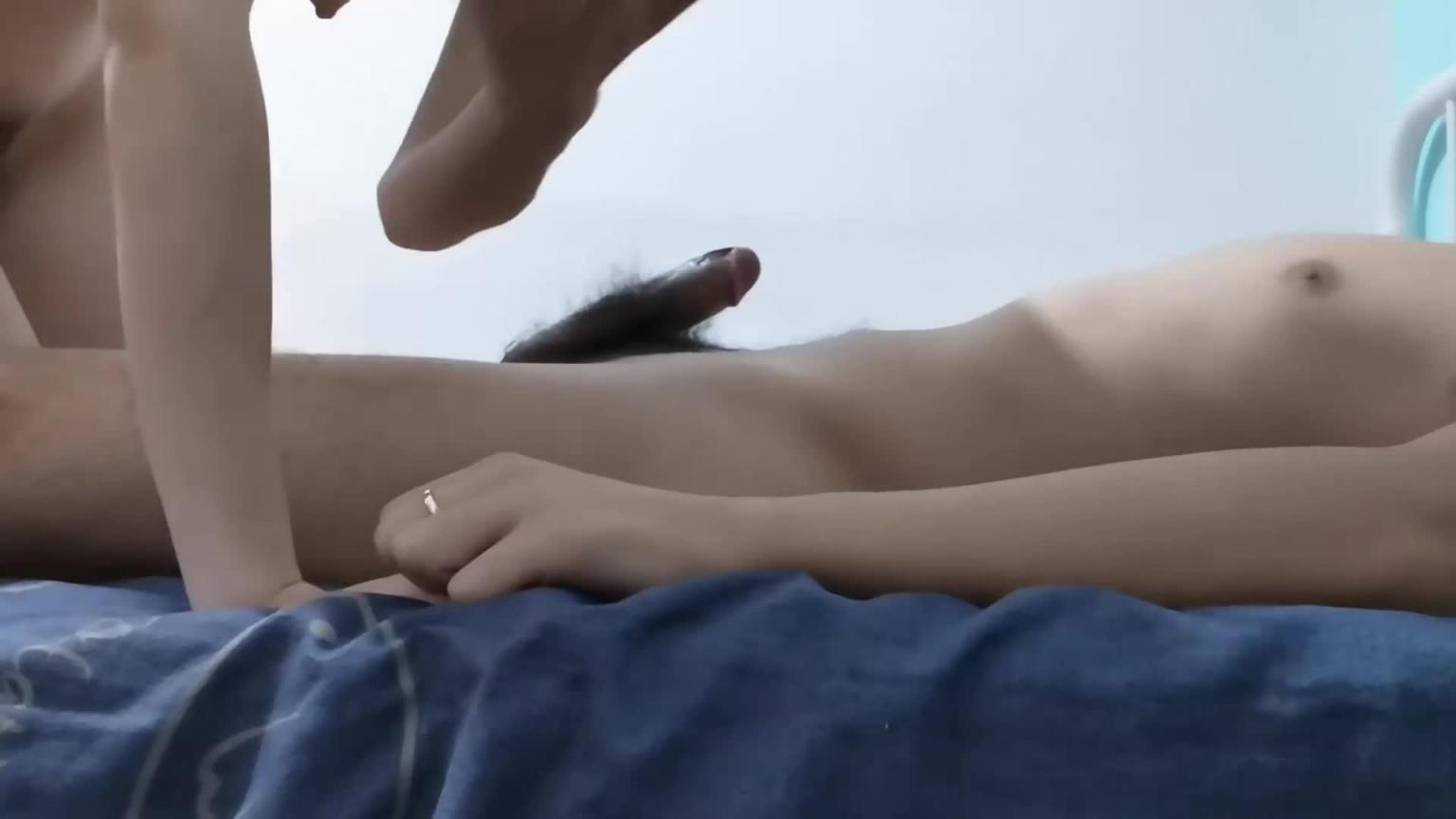 小情侣出租屋激情做爱 自拍全过程 预览截图 6