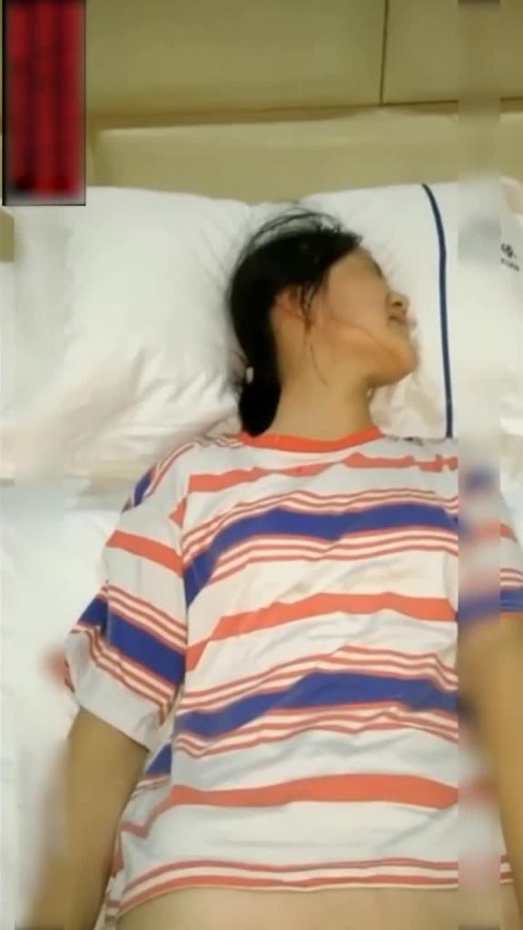 【真实破处】学生妹被残忍开苞_痛的满头大汗 预览截图 7