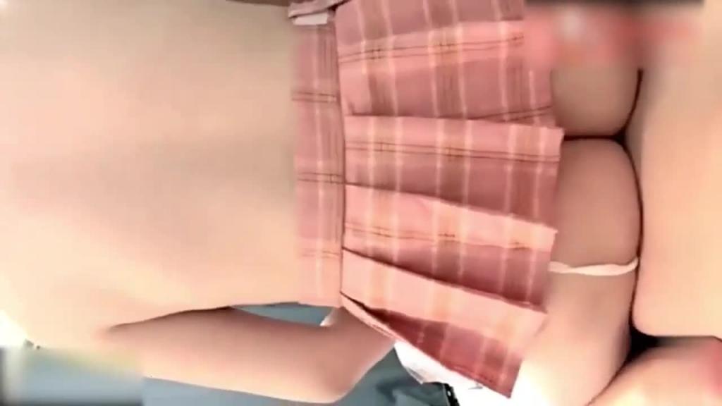 【白虎萝莉】超真实姐弟乱伦每到暑假姐姐总要萝莉学生可爱白虎自慰 预览截图 12