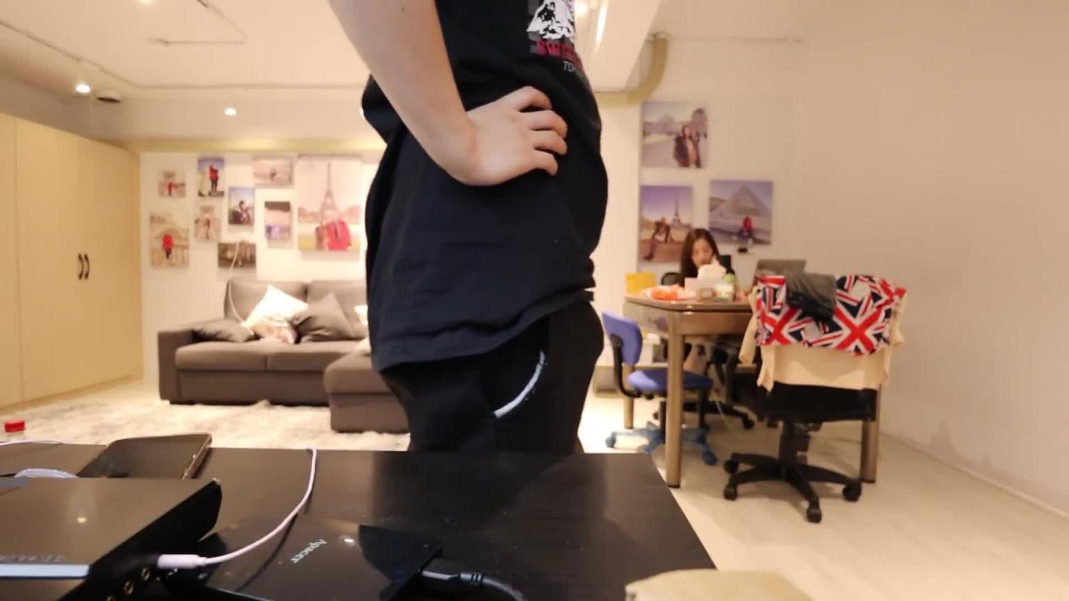 下面要多大包 女友才会发现呢?【秀煜 Show YoU】 预览截图 2