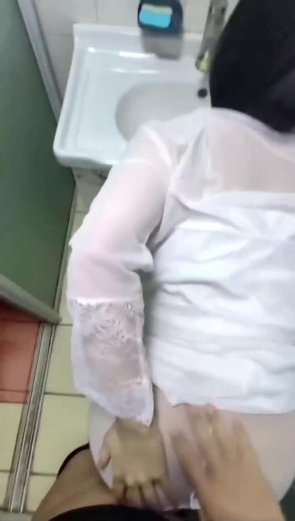 终于内射爆乳嫂子了被我连续内射两次都怪白丝睡裙太诱惑 预览截图 5
