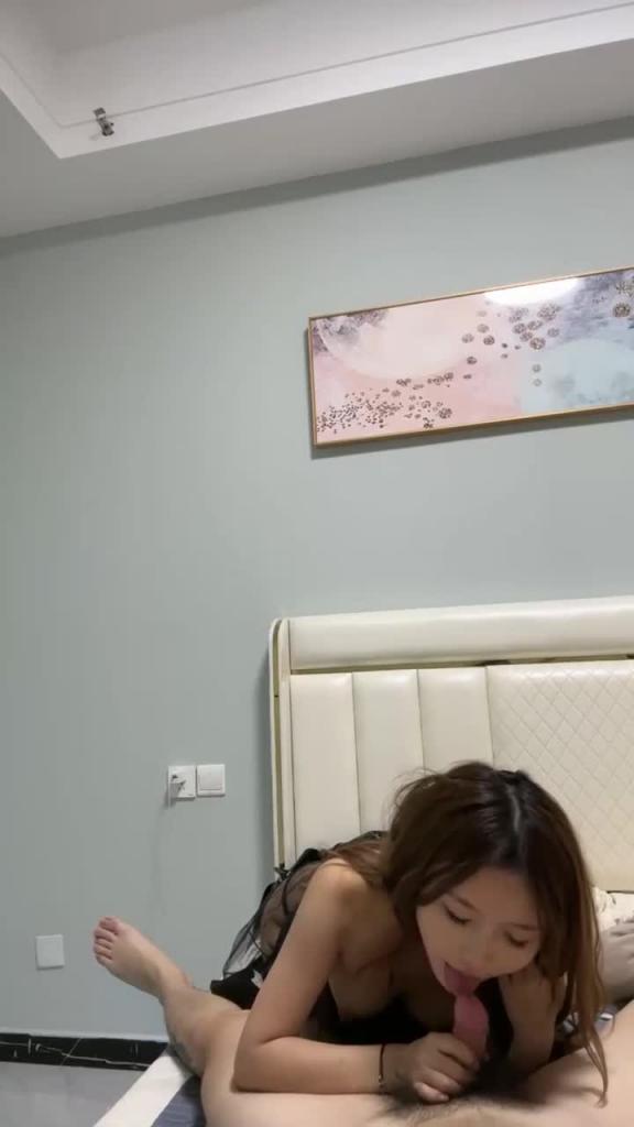 酒吧认识的漂亮妹妹带回酒店一顿操 预览截图 4
