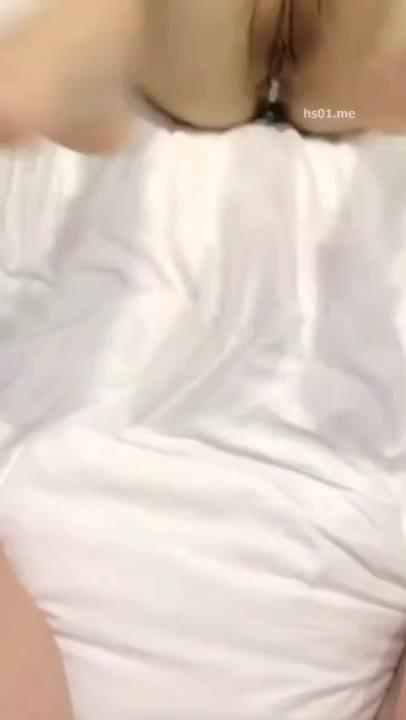长腿性感尤物小堂妹,银色超短吊带白虎翘臀浓浓精液 预览截图 12