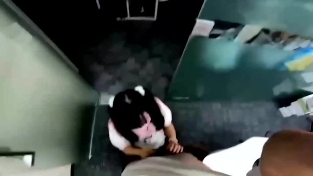 真实记录哥哥忽悠妹妹乱伦破处,妹妹刚刚18岁粉嫩的小白虎惹人怜爱:哥哥你要对我好哦!我连处女膜都给你了 预览截图 4