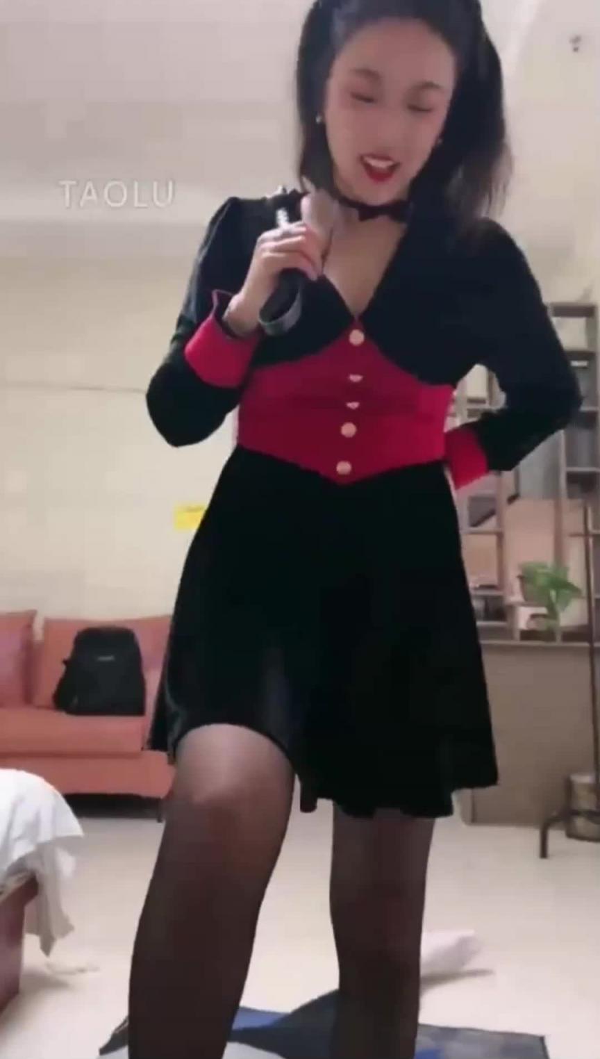 【高颜值气质女S-调教男奴】各种言语羞辱,唾液分泌喂食 预览截图 7