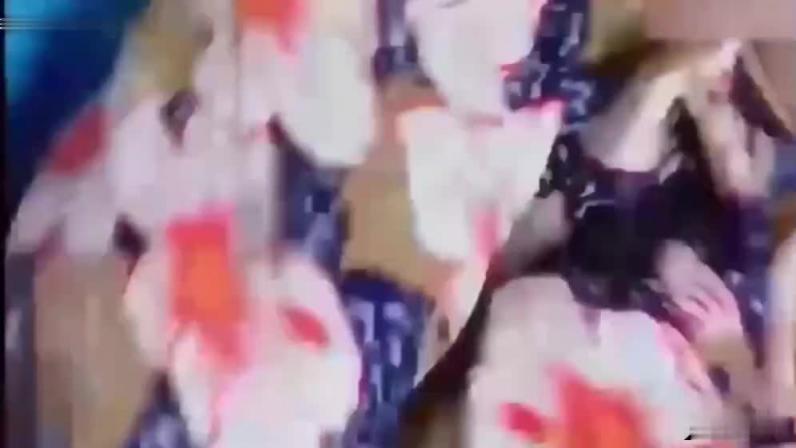牛人乱伦妈妈跟外婆 预览截图 6