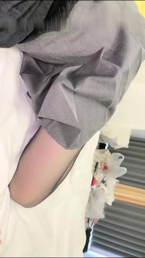 贵宾床上的黑丝尤物颜值高身材好～撅着屁股给狼友看美鲍特色 预览截图 9