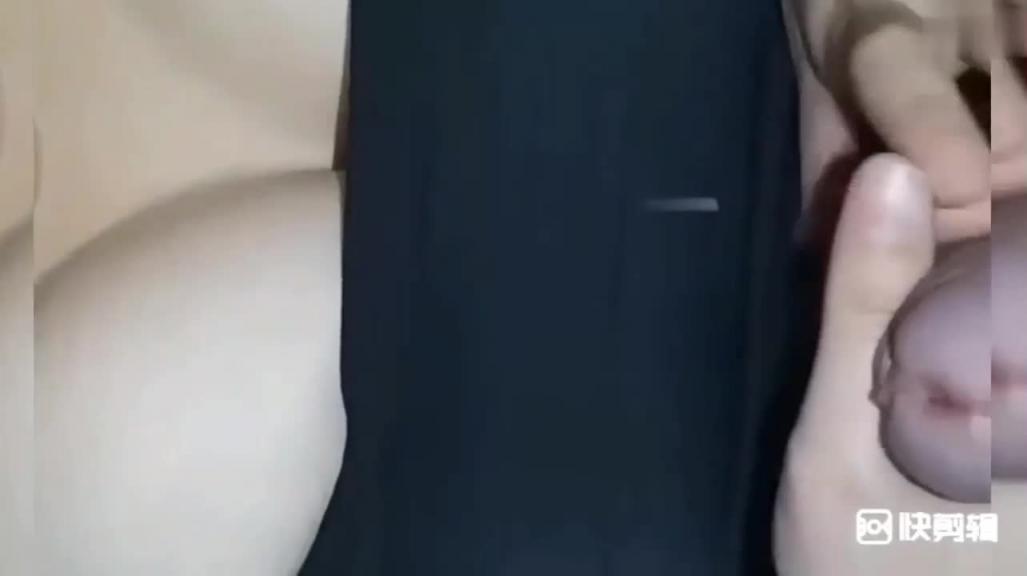 【姐弟乱伦】爆操D奶姐姐高潮喷水白浆喷涌 预览截图 2