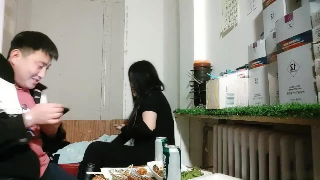 灌醉女同事-醉酒迷煳直接安在沙发上操 预览截图 3