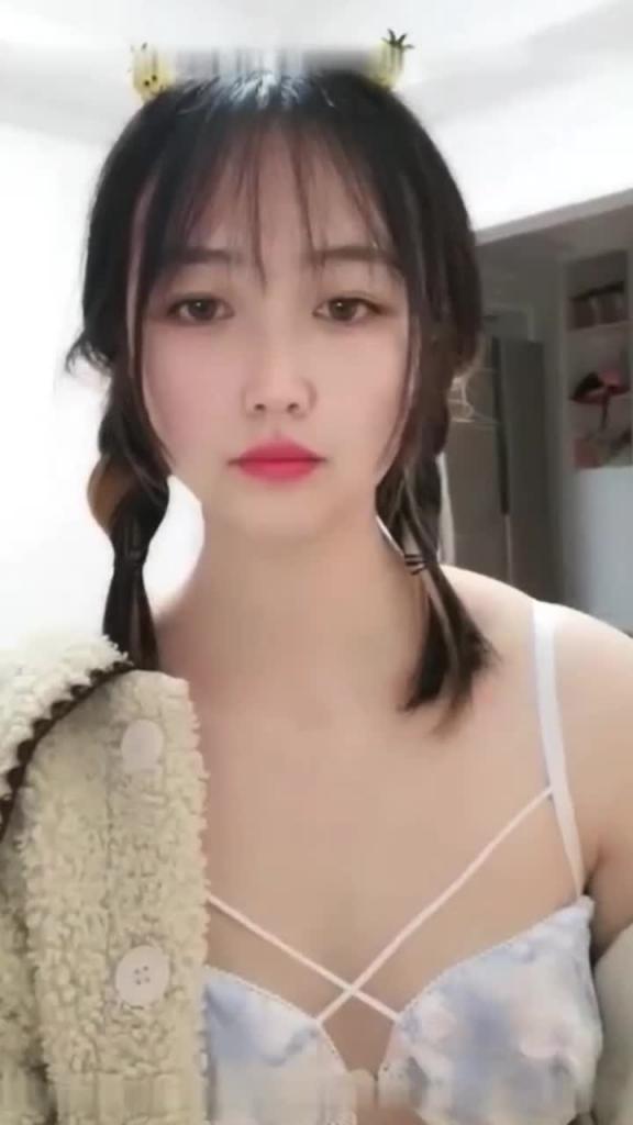 贵宾【萝莉-邻家女孩】快速抽奖满脸通红表情真鸡巴销魂啊 预览截图 1