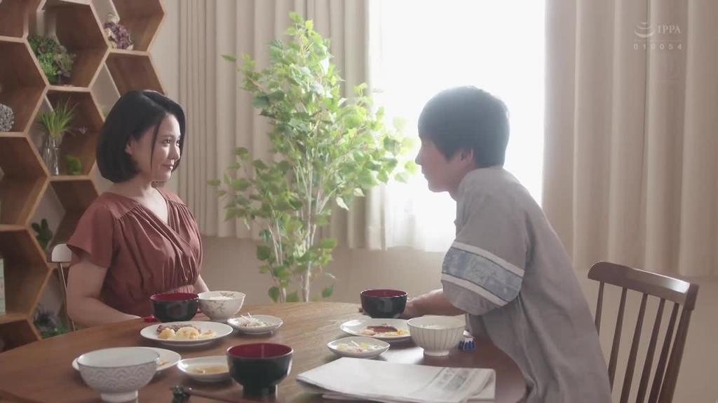 毕业典礼后…给成为大人的您继母的赠礼―。 绫瀬麻衣子 JUL-785 预览截图 12