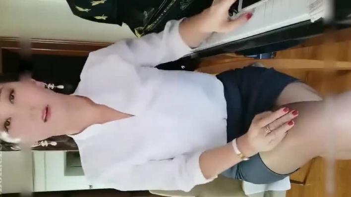 完整版【46岁高雅端庄熟女钢琴老师】先弹琴在做爱老公快来操我骚逼痒死了;一双美手摸起鸡巴扣上逼好可惜 预览截图 5