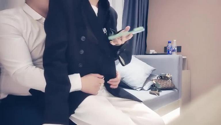【赵总探花】网聊迷人的小少妇麻花辫气质校花级别外围美女,居然断网了 预览截图 3