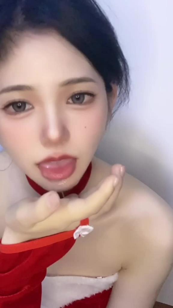 抖音小李崽,萝莉女神网红翻车!给榜一大哥的福利视频被流,知道你3000就能上,白瞎舔你那么久 预览截图 11