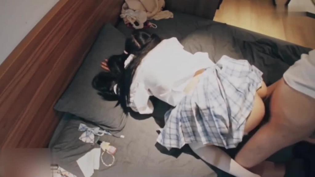 《极品jk少女》JK制服少女高潮浓厚射精,白浆贱了一床 预览截图 10