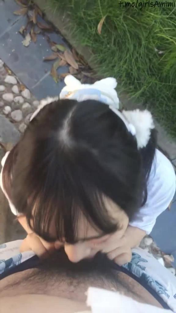 制服女仆卖力口交到射精 预览截图 1