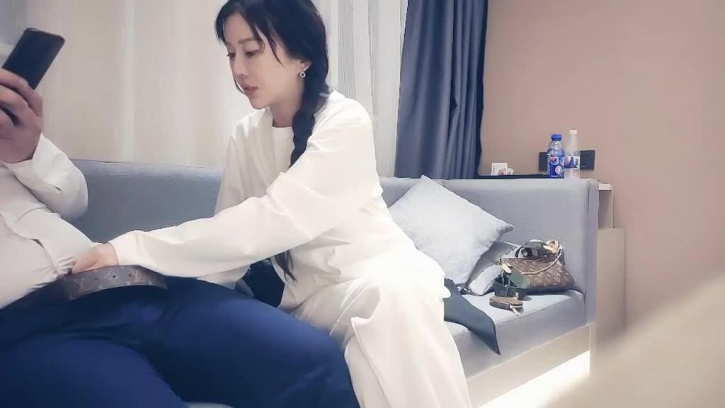 【探花寻欢】迷人的少妇美腿诱惑 预览截图 1
