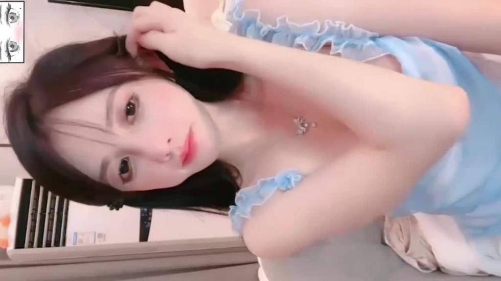 【女神网红】双马尾萝莉极品自慰，反差婊骚母狗全套自慰泄密 预览截图 2