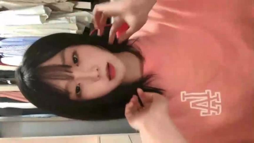 【清纯反差婊】小骚逼一脸狐媚样,真的很欠操,还是无毛逼 预览截图 9